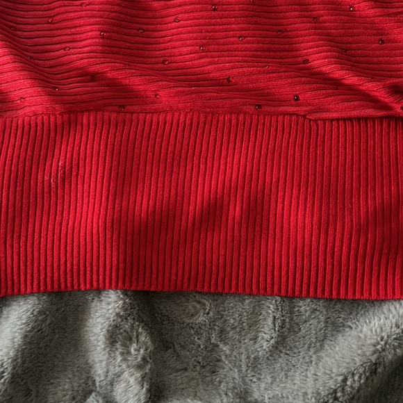 Read Kris Kross V-neck bling red sweater - Picture 3 of 6